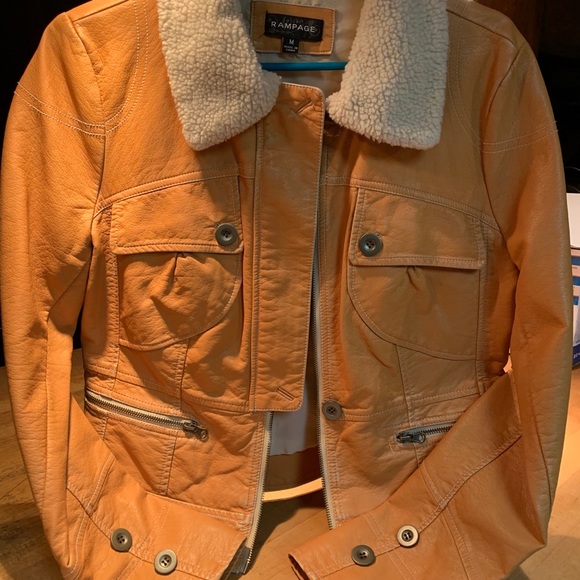 Super adorable jacket - Picture 2 of 5